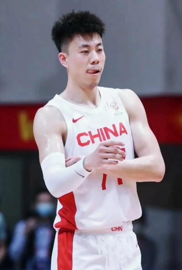 高尔夫超级杯焦点战：江南麒麟队淘汰对手荆楚旋风队，外线火力全开。经验成为胜负手(高尔夫频道蓝湾大师赛)