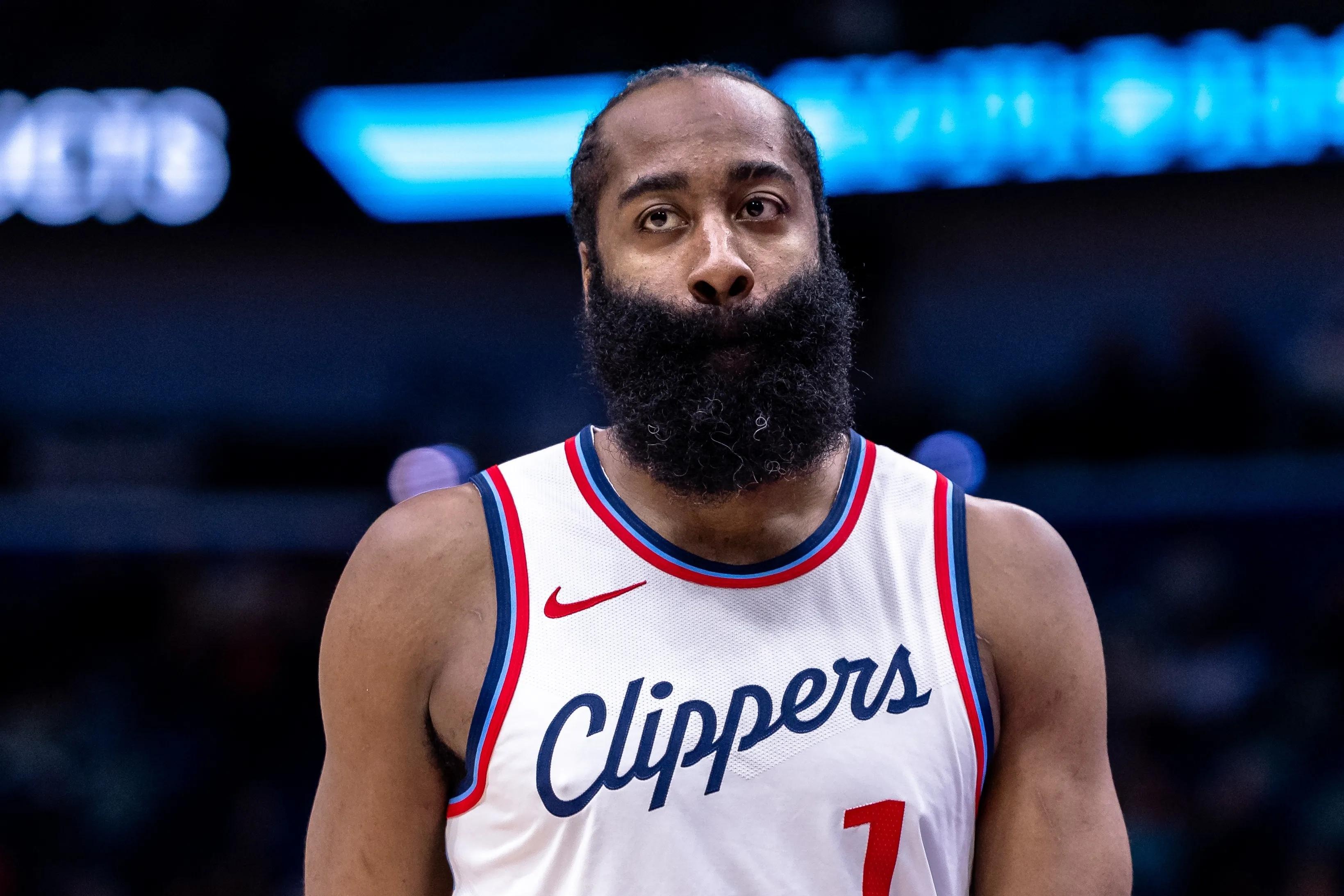 洛杉矶快船内部会议纪要流出——关键时刻回应争议,社区盾使命明确,更衣室氛围转暖的简单介绍 洛杉矶快船内部会议纪要流出——关键时刻回应争议,社区盾使命明确,更衣室氛围转暖的简单介绍