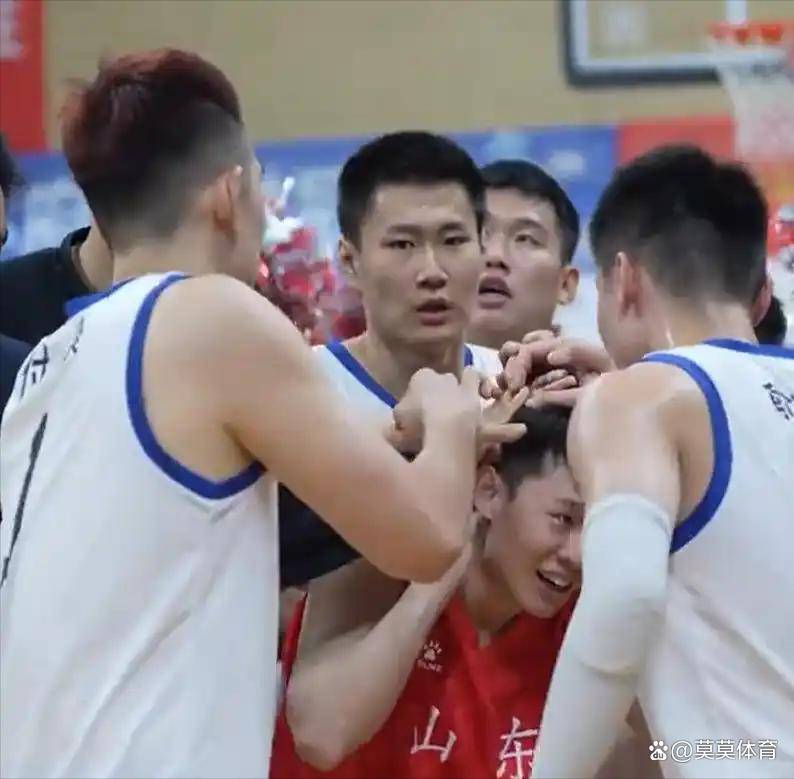 浙江队窗口期内部沟通,志在NBA总决赛名次提升,球迷炸锅,纪律约束更严格 浙江队窗口期内部沟通,志在NBA总决赛名次提升,球迷炸锅,纪律约束更严格